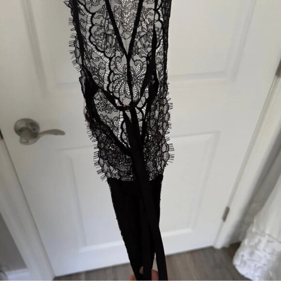 Victoria’s  Secret Unlined Corded Lace Teddy bodysuit size L - Picture 6 of 7